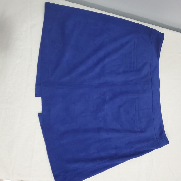 16w Suede skirt buttons - Picture 3 of 4